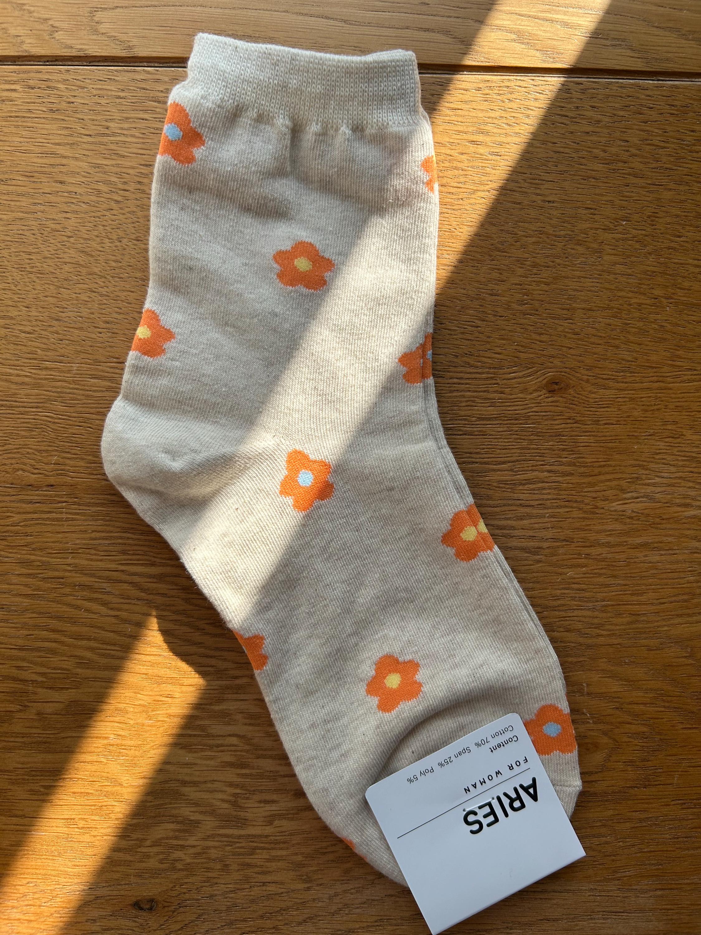 Daisy Pattern Socks