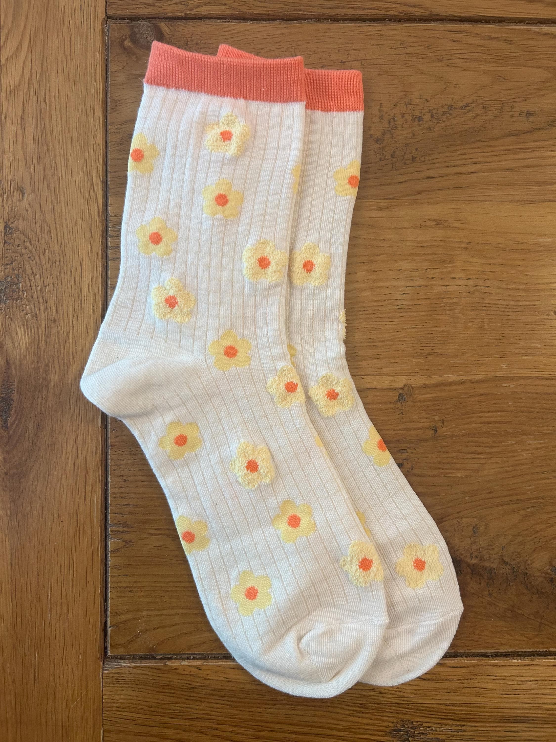 Daisy Checkered Socks