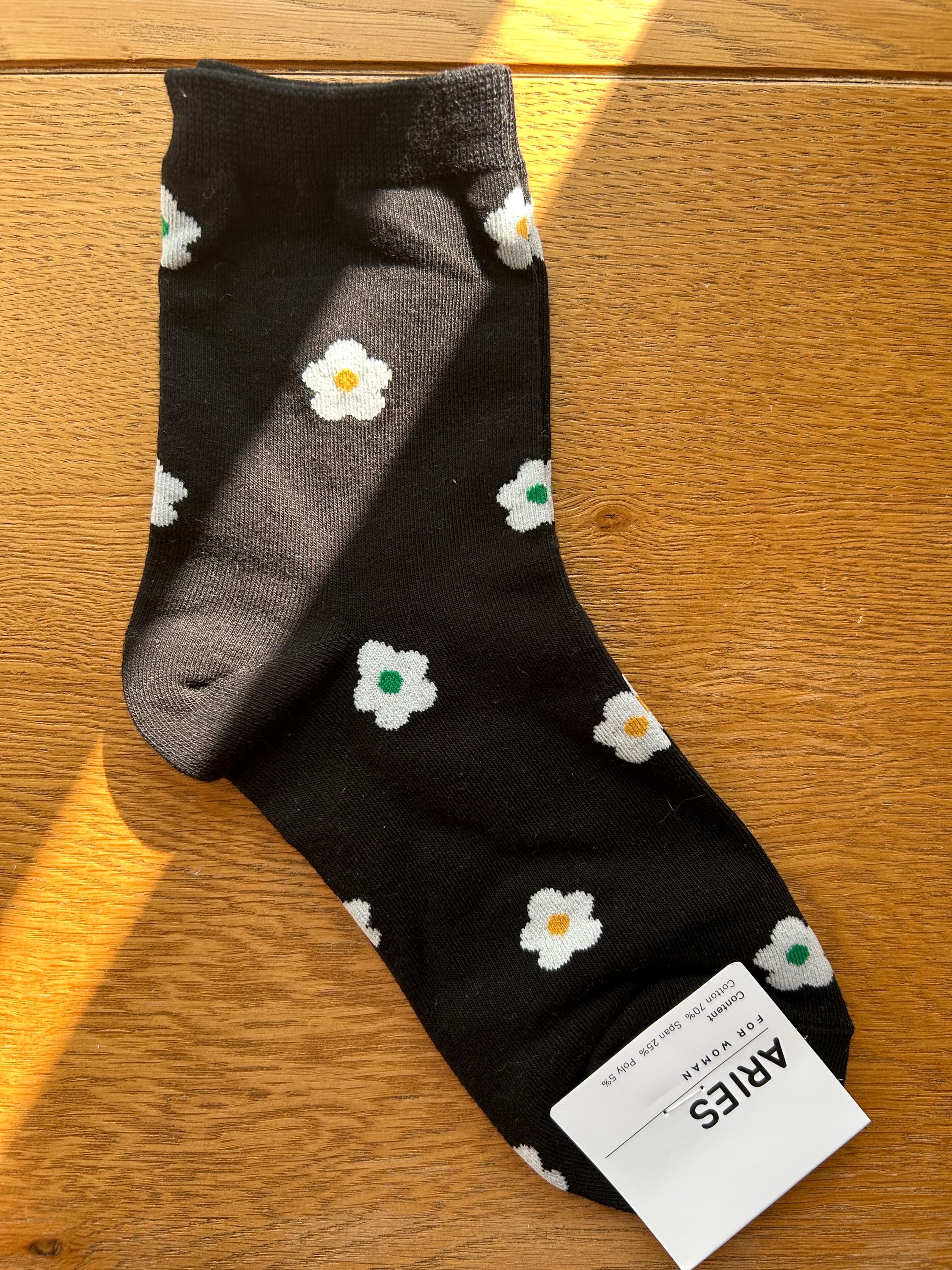 Daisy Pattern Socks