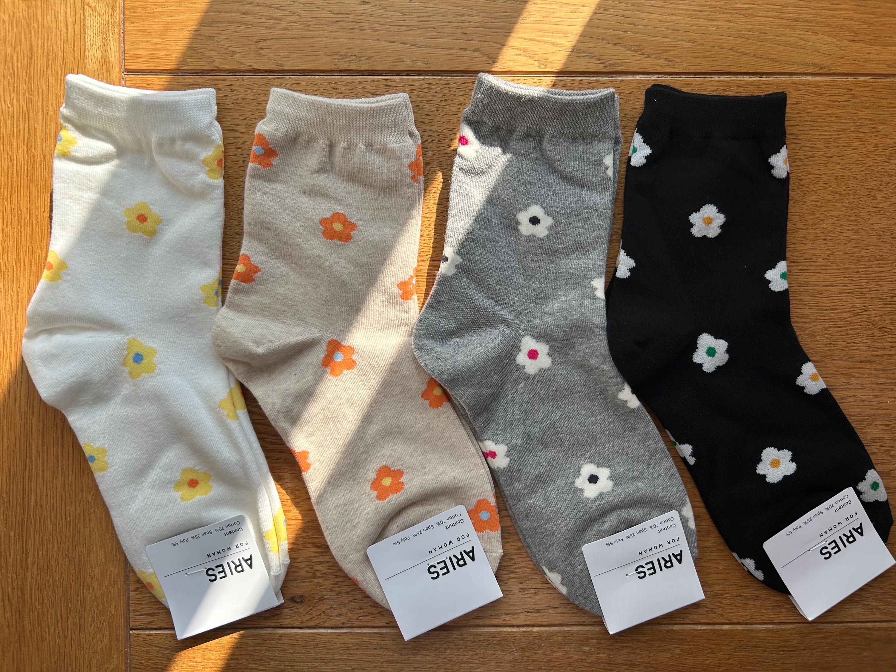 Daisy Pattern Socks