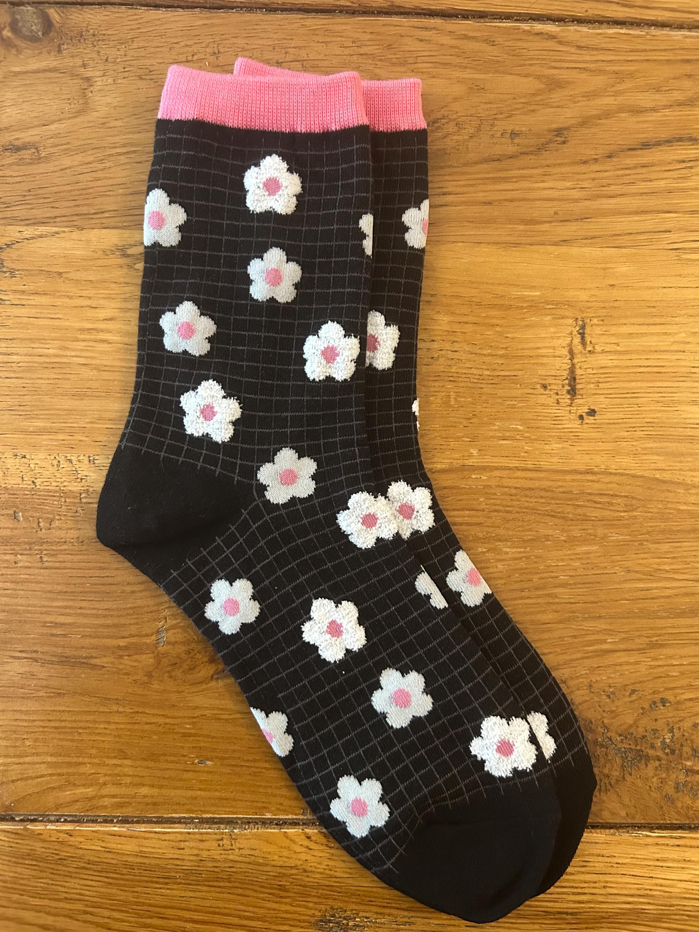Daisy Checkered Socks